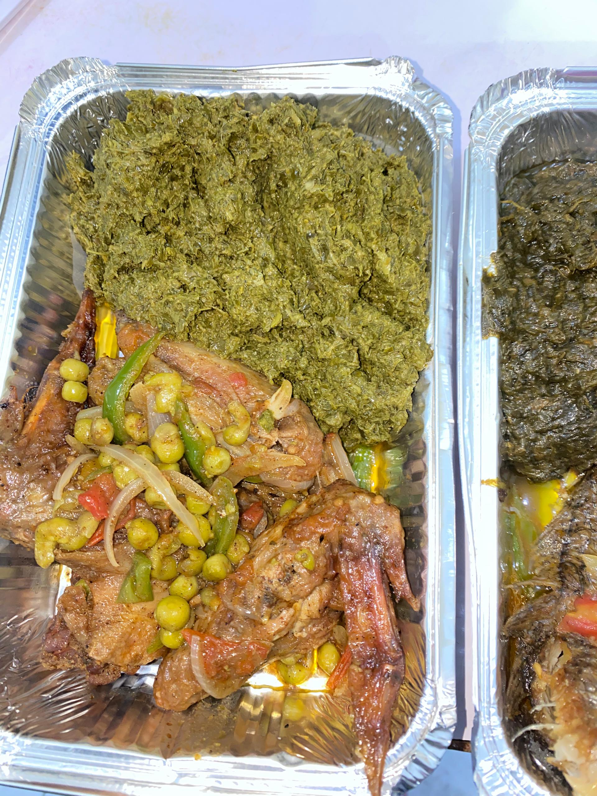 Ails de poulet sautée avec Saka-saka