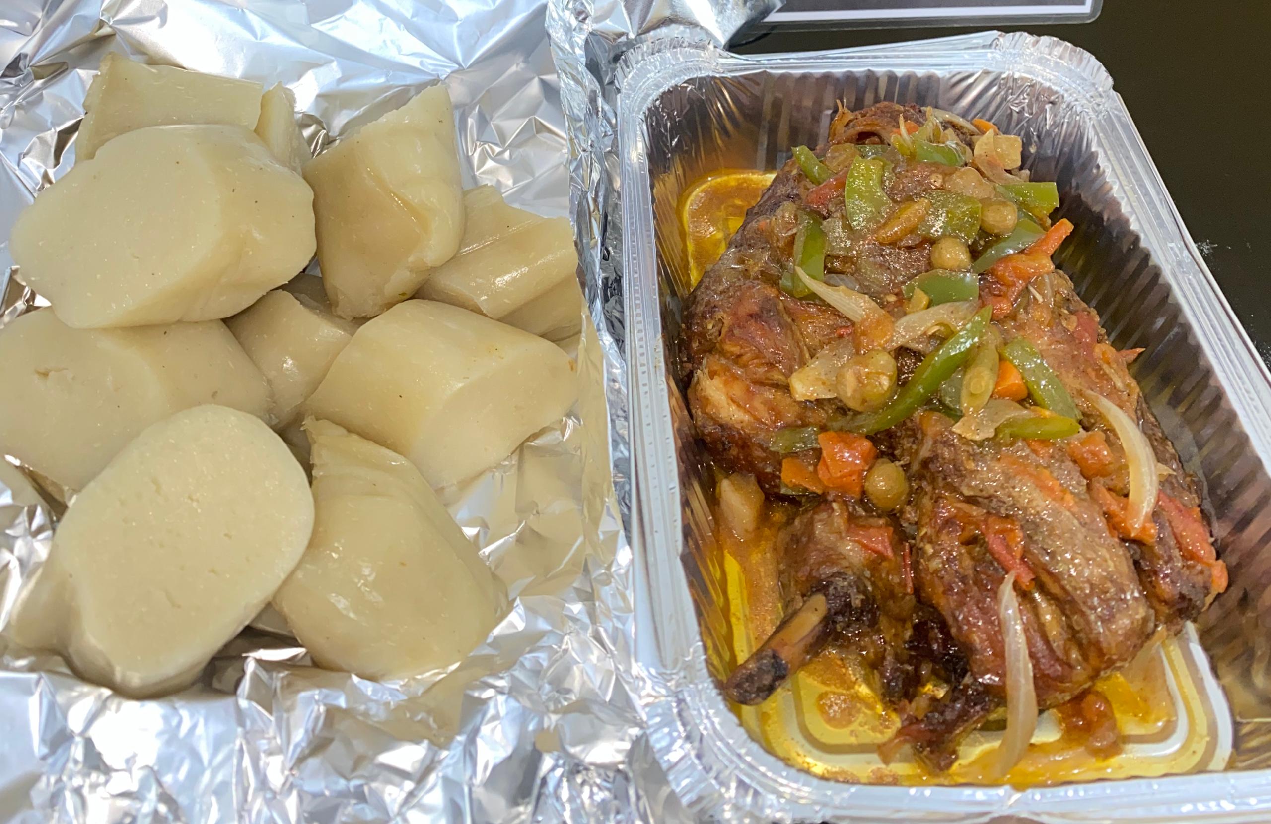 Cuisse de poulet sautée avec Manioc